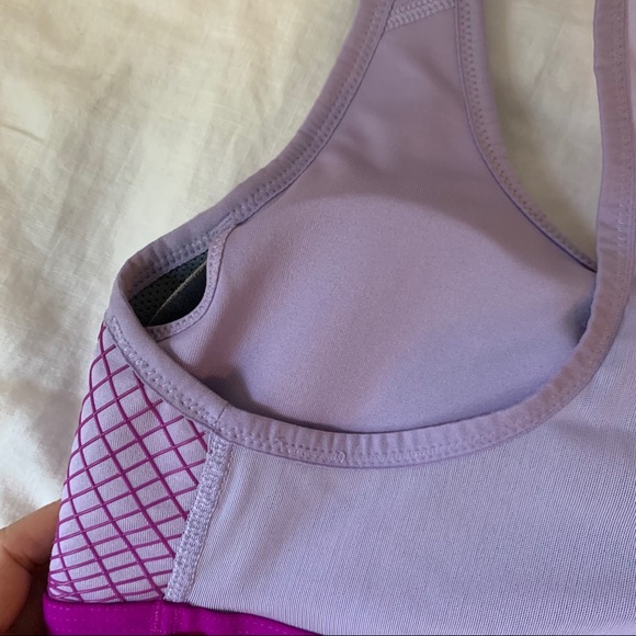 Nike Dri-Fit Sports Bra - Picture 4 of 6